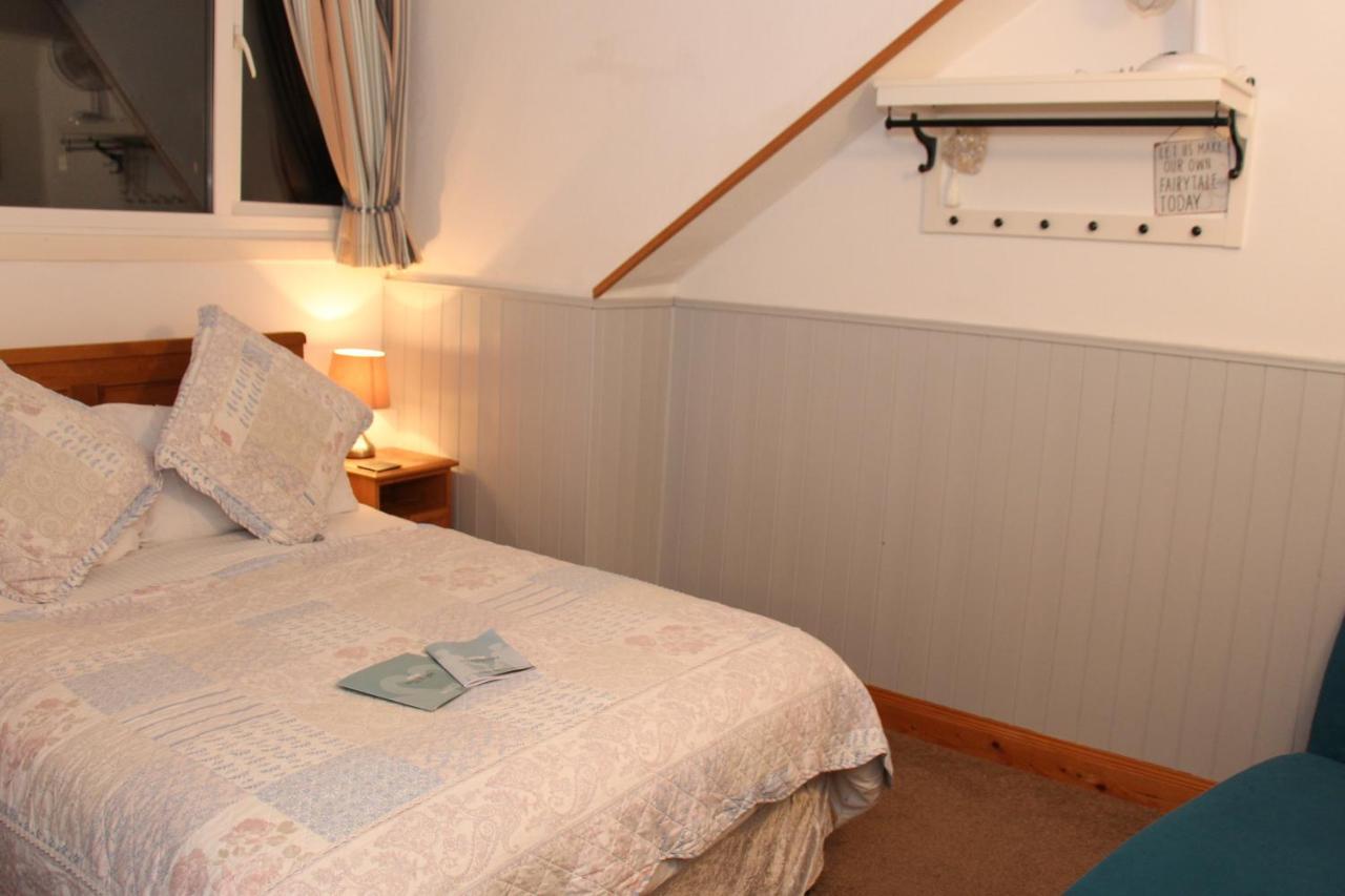 Invergarry Room Only Guest House For Adults 윈더미어 외부 사진
