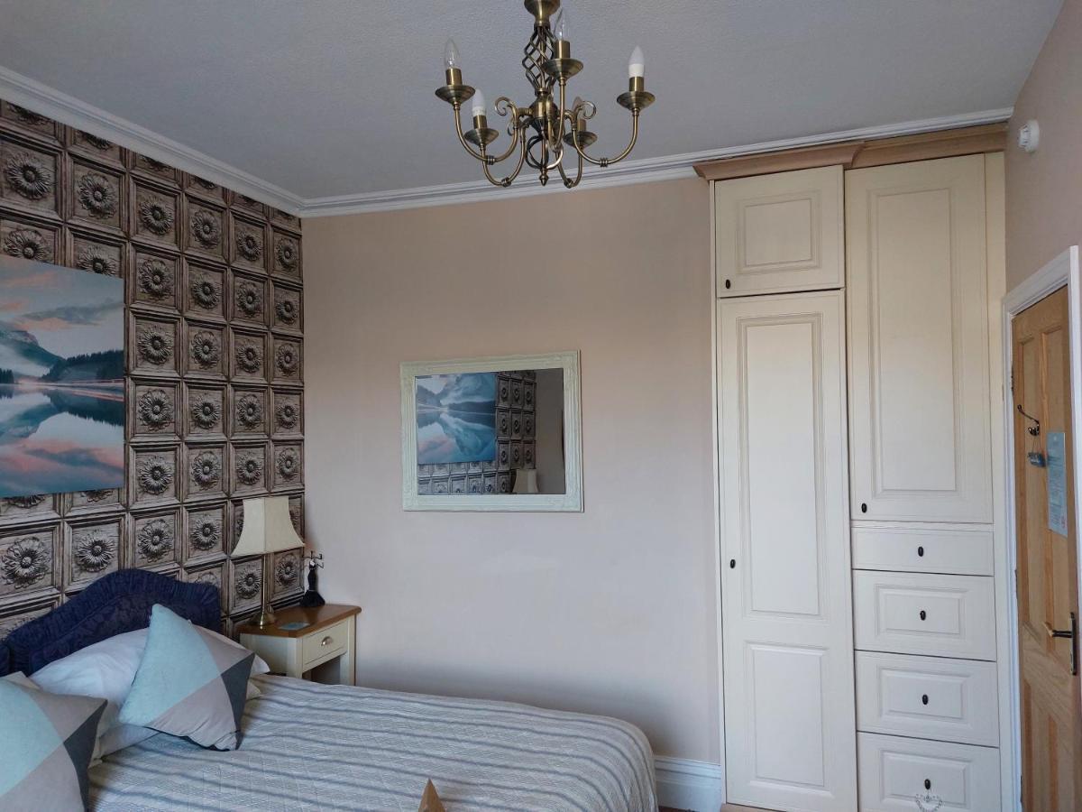 Invergarry Room Only Guest House For Adults 윈더미어 외부 사진