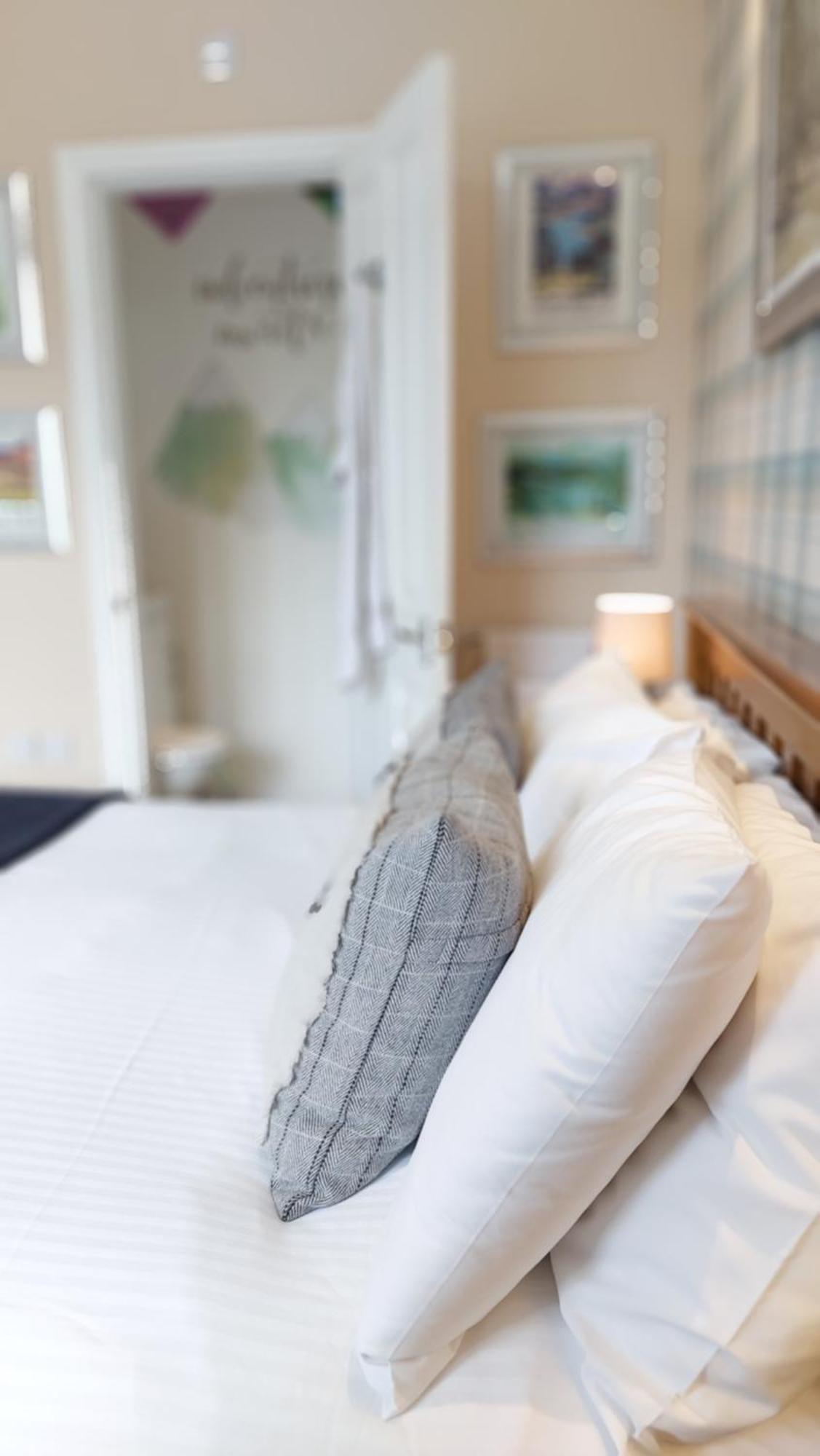 Invergarry Room Only Guest House For Adults 윈더미어 외부 사진