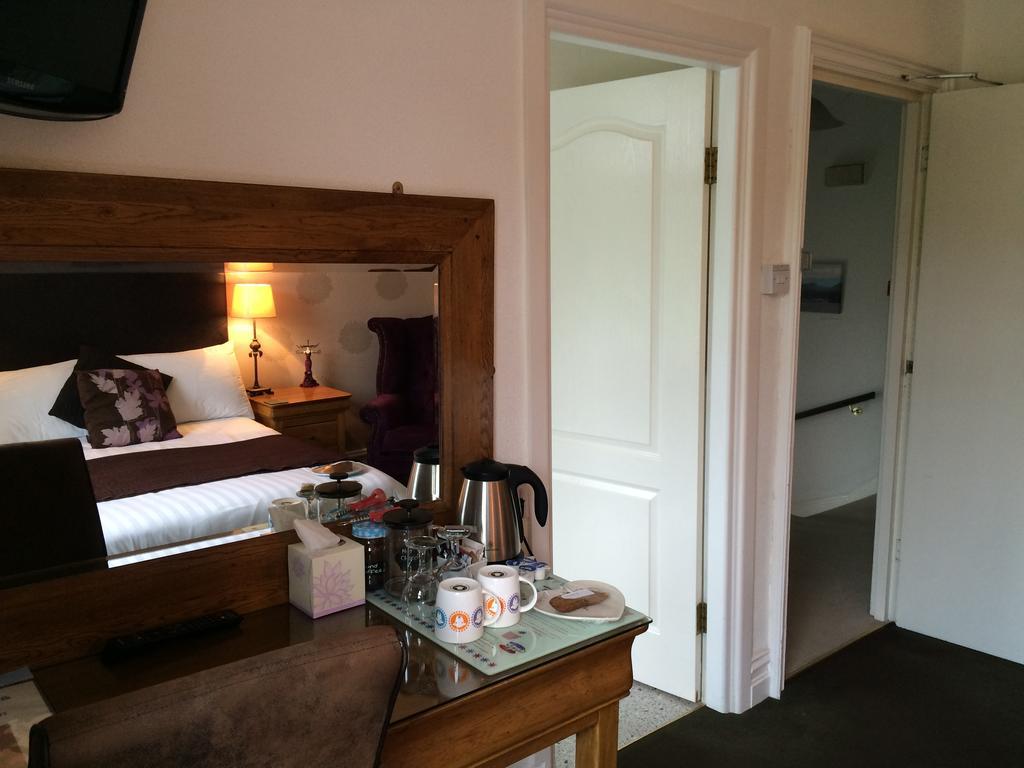Invergarry Room Only Guest House For Adults 윈더미어 외부 사진